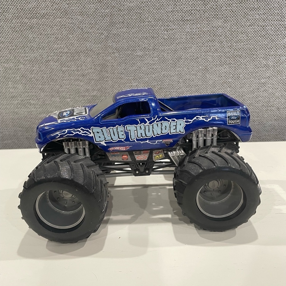 Hot Wheels Ford Monster Jam Blue Thunder monster truck die-cast off road vehicle - Picture 5 of 6